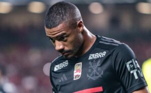 após avaliar de la cruz, flamengo bate o martelo e uruguaio fica à disposição