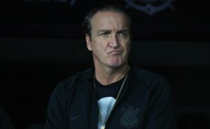 cuca é avisado sobre decisão de augusto melo antes do anúncio no corinthians