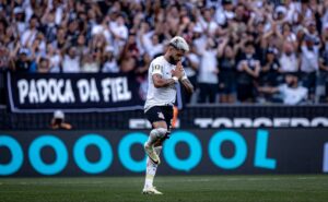 teve até choro: yuri alberto se emociona após marcar gol e quebrar sequência negativa do corinthians