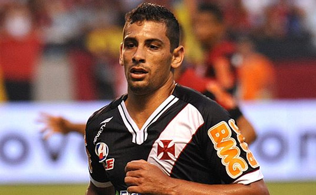 contra tudo e todos; diego souza se declara ao vasco e questiona brasileirão de 2011