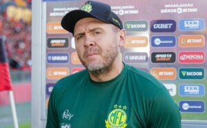 ele teve coragem de falar isso do palmeiras: mozart 'manda a real' sobre time de abel