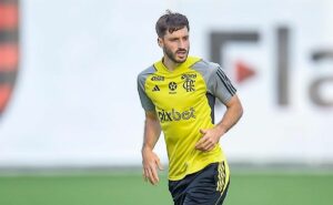 o que está acontecendo? matías viña não estreará contra o bangu e gera apreensão no flamengo