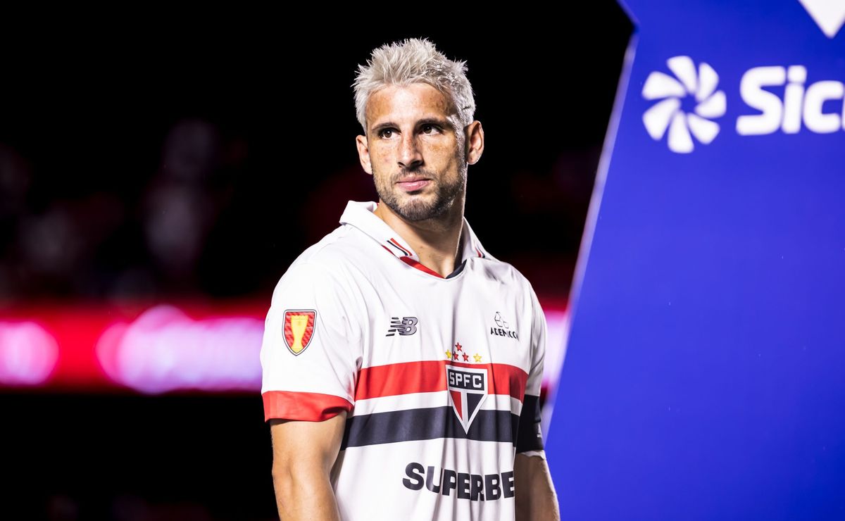 [vÍdeo] calleri alfineta juiz antes do jogo do são paulo e câmera flagra tudo