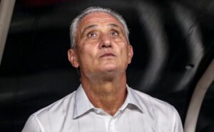ele fez isso e errou: tite pede desculpas para victor hugo no flamengo
