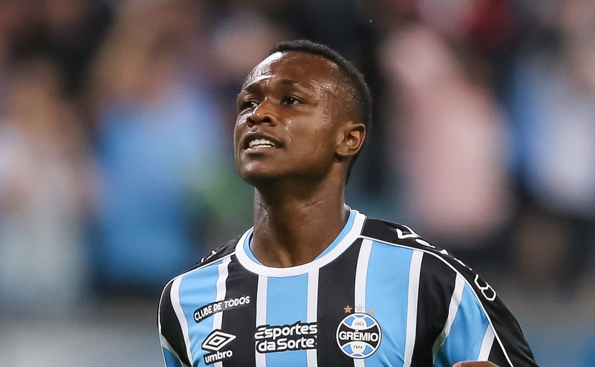 r$ 7,5 milhões: nathan fernandes gera influência e grêmio insiste na compra de atacante