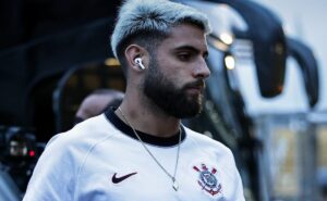 yuri alberto manda resposta na lata para mano menezes após polêmica pesada no corinthians