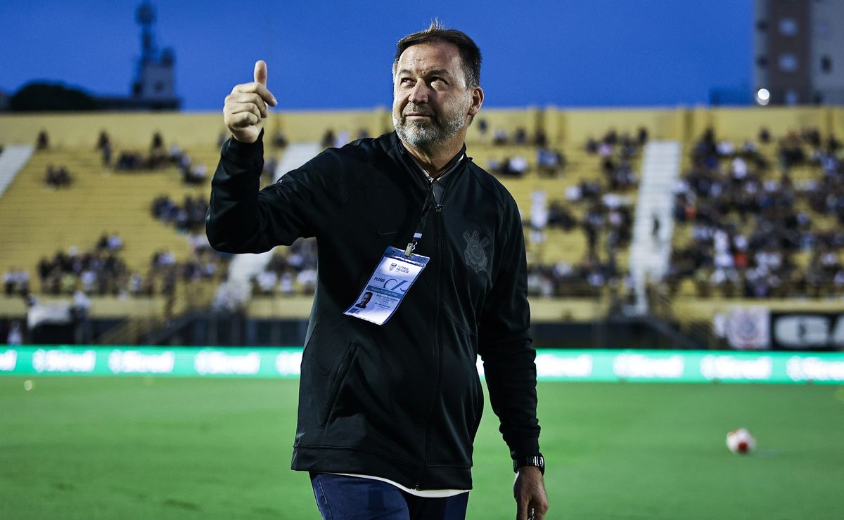 vazou tudo: augusto melo crava contratação de 1ª linha no corinthians
