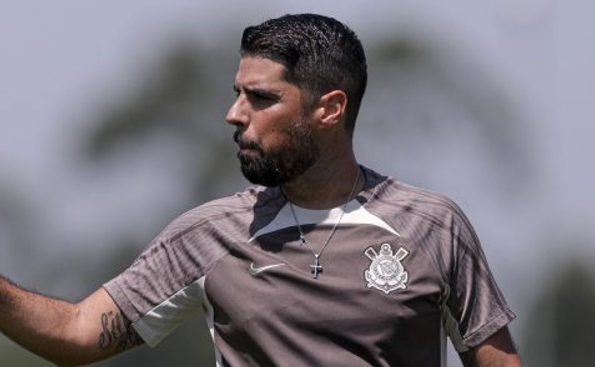 augusto melo já acertou tudo: corinthians marca exames com novo reforço da temporada