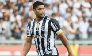 prefeito de minas gerais fica pistola com hulk e xinga clube mineiro: "vergonha" 