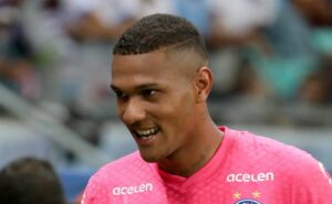 bahia recebe aviso do grêmio sobre futuro do goleiro adriel
