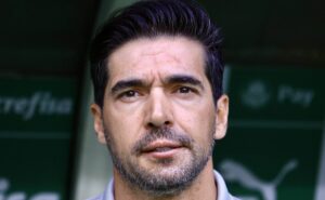 vai realizar exames: dm pode render dor de cabeça a abel no palmeiras