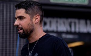 mal chegou e já gerou influência: antónio oliveira revela adaptação e 'obrigação' imposta no corinthians