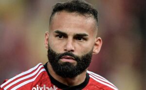 flamengo esquece r$ 21 milhões e crava novo valor para liberar thiago maia