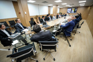 libra se reúne para discutir proposta da globo