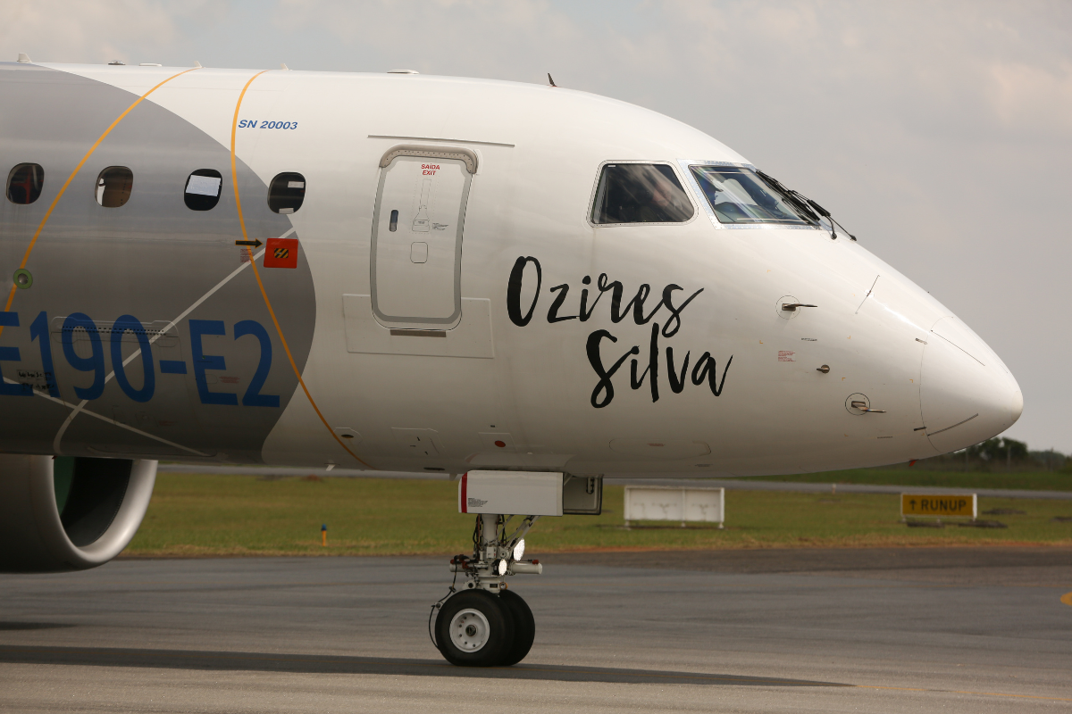 brazil wants carriers to renew fleet with embraer planes