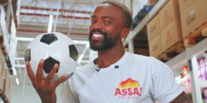 assaí oficializa patrocínio à copa do brasil e ativa acordo com série no universo digital