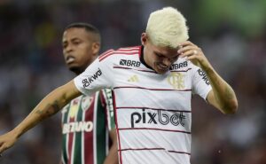 lesão de ayrton lucas preocupa flamengo para o restante do campeonato carioca