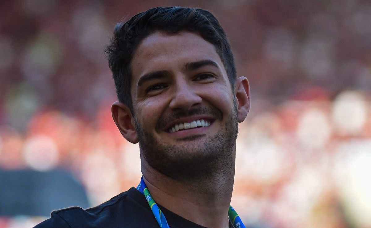 alexandre pato é cogitado no flamengo e bastidores são revelados na gávea