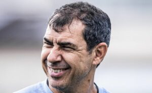 santos encaminha 2 contratações e se prepara para anunciar meia e atacante para a série b