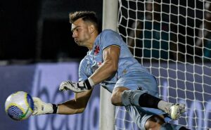 análise: vasco abusa de erros e confia em leo jardim para garantir a classificação