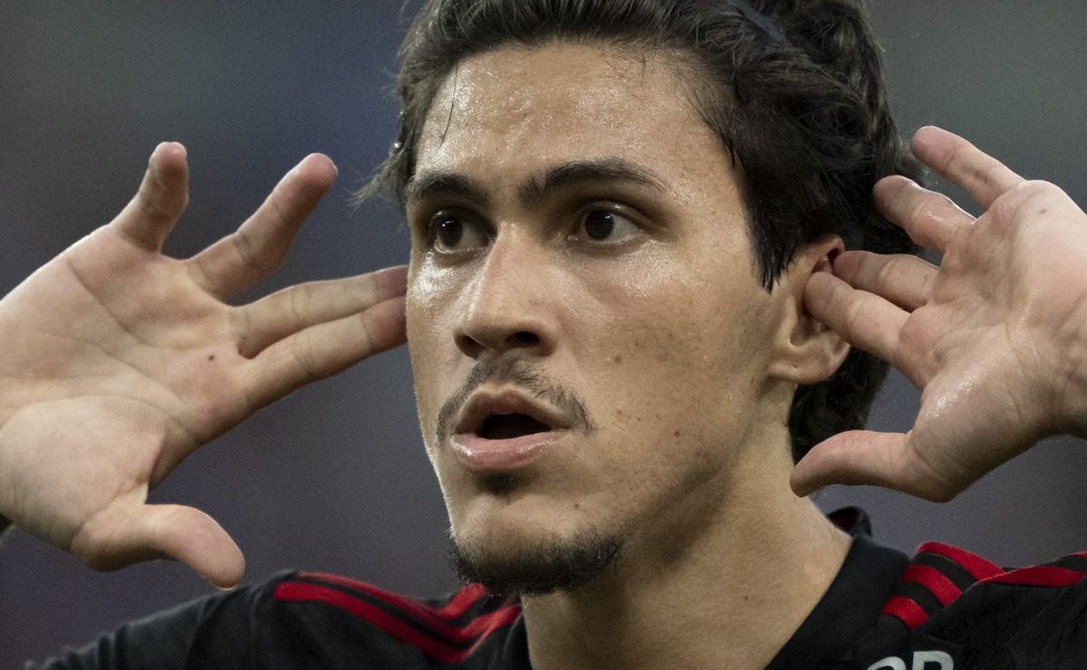 camisa 10 decide assinar com são paulo e não vai jogar no flamengo de pedro