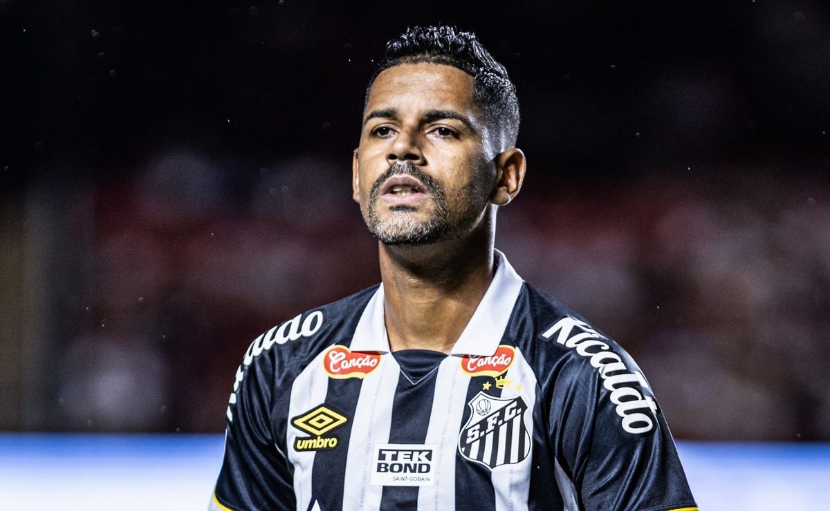 fábio carille atualiza a situação de aderlan para a final entre santos e palmeiras