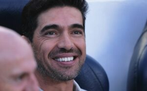 com o 'aval' de abel, atacante do palmeiras fica perto de conquista inédita na temporada 