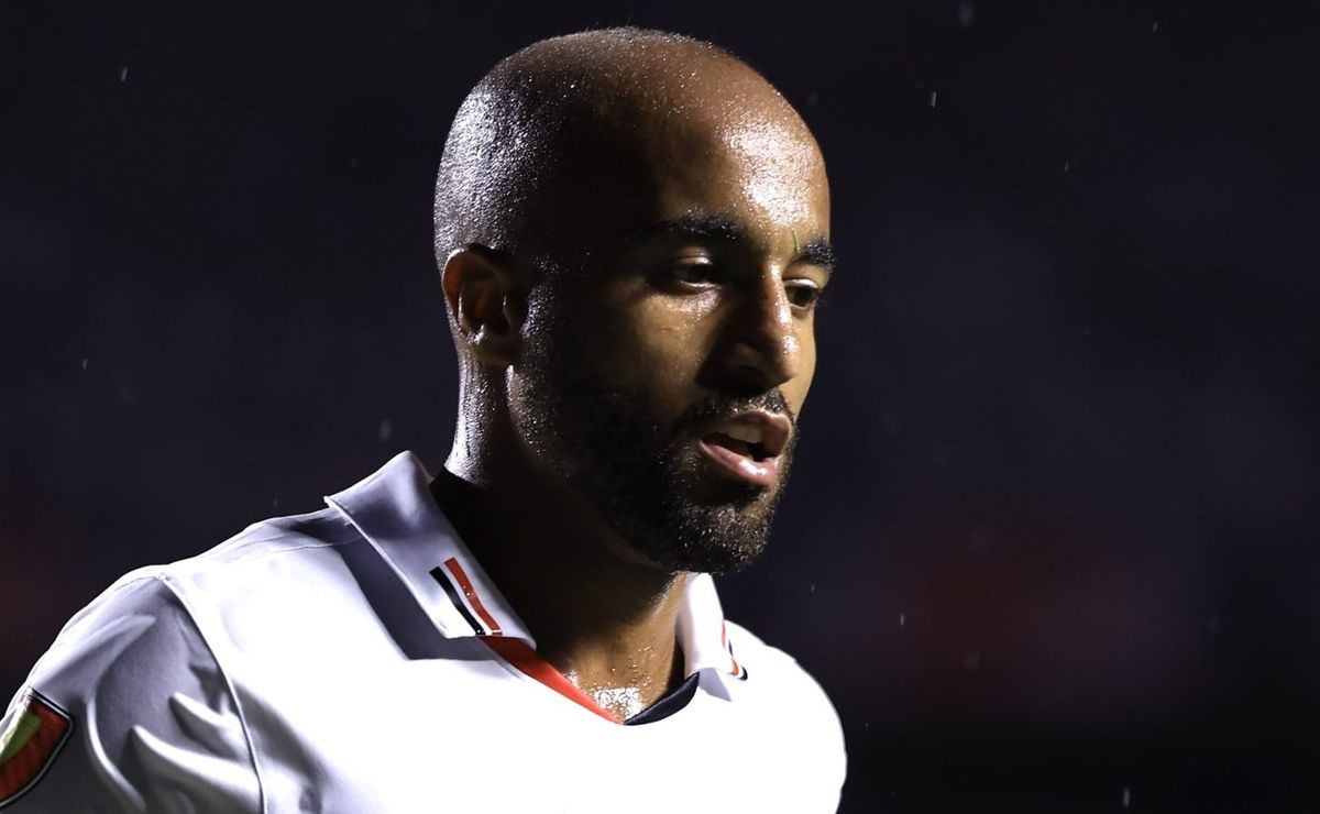 demissão de carpini vira assunto e lucas moura expõe possível impacto no são paulo