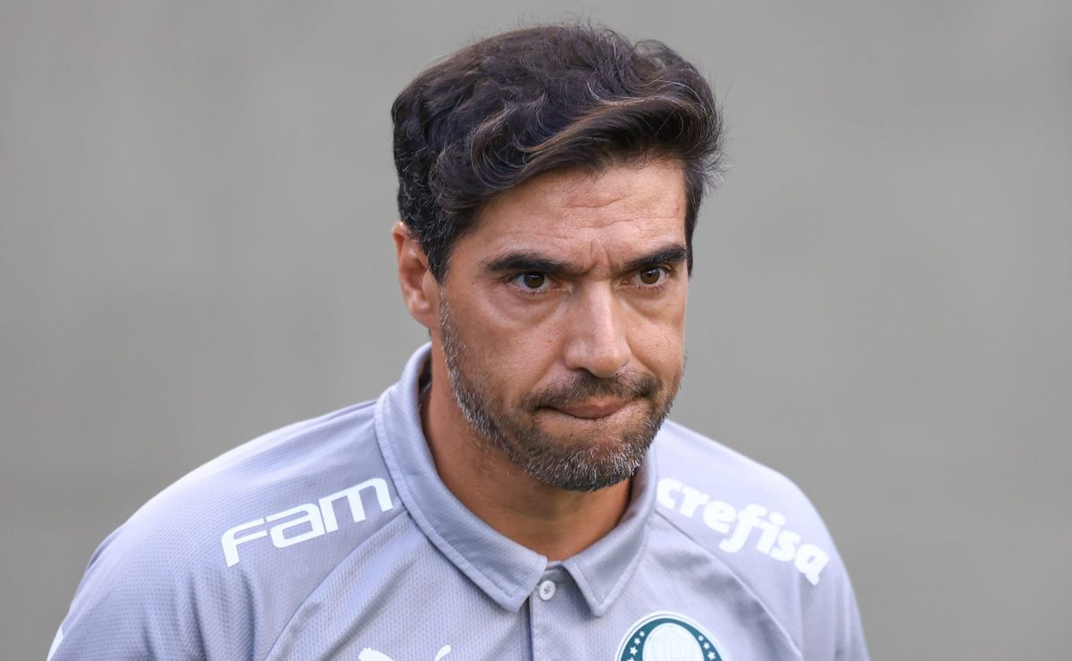 abel ferreira critica arena barueri e cita escolha de leila pereira como obstáculo no palmeiras