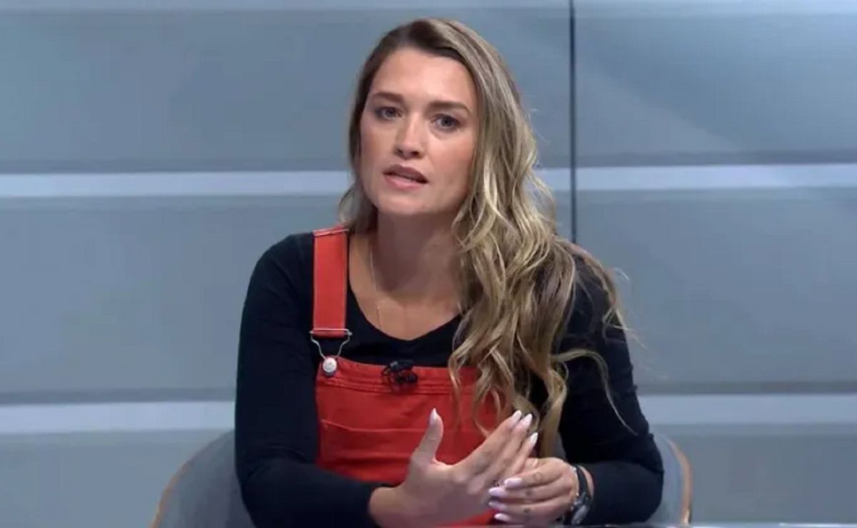 ana thaís matos reage enfática ao pronunciamento de cuca após partida do athletico pr