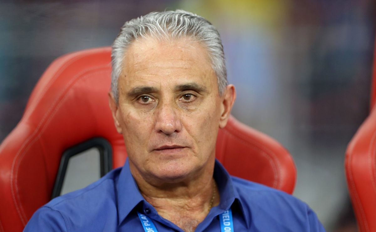 tite prepara mudança no time titular do flamengo e ídolo deve ganhar chance no ataque