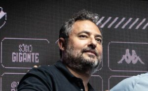 r$ 100 milhões gastos: balanço negativo sobre alexandre mattos faz vasco definir prioridades para o cargo