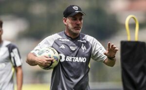 análise: em primeira partida de gabriel milito no atlético mg, treinador precisa quebrar tabu na arena mrv
