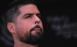 antónio oliveira pede a contratação de caíque e mais dois jogadores para o corinthians