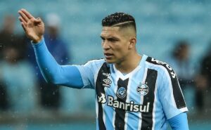 santos não para em rodrigo ferreira e vai anunciar camisa 8 por r$ 2 milhões