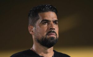 análise: corinthians aproveita tempo fora dos gramados para aprimorar trabalho de antônio oliveira