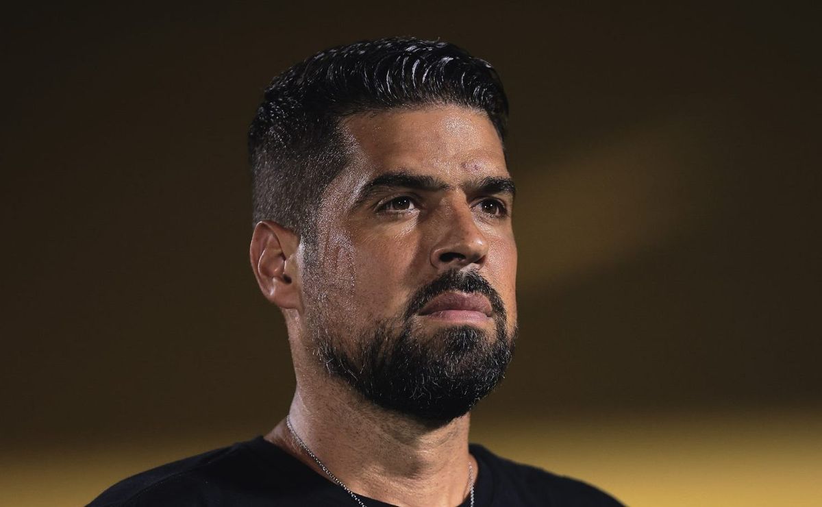 análise: corinthians aproveita tempo fora dos gramados para aprimorar trabalho de antônio oliveira