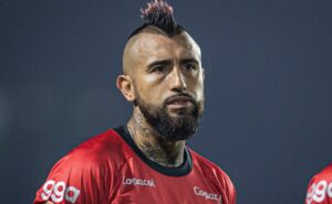 arturo vidal desafia marcelo antes dos confrontos entre fluminense e colo colo pela libertadores: "já quero ver"