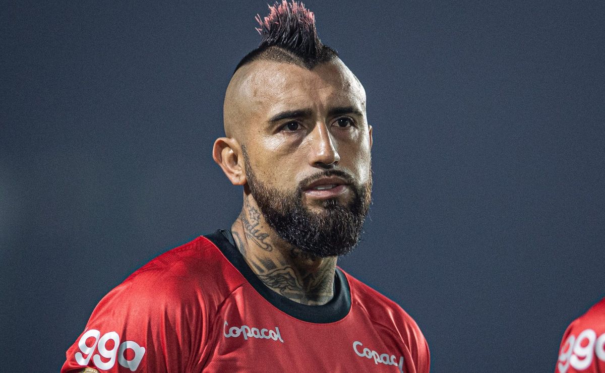 arturo vidal desafia marcelo antes dos confrontos entre fluminense e colo colo pela libertadores: "já quero ver"