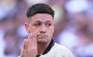 meio campista decide assinar com flamengo e não vai jogar mais no corinthians de rodrigo garro