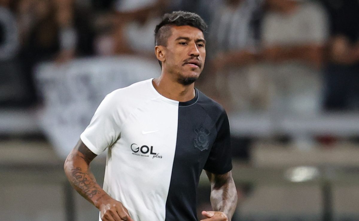 paulinho volta a treinar com todo o elenco e informação anima o corinthians