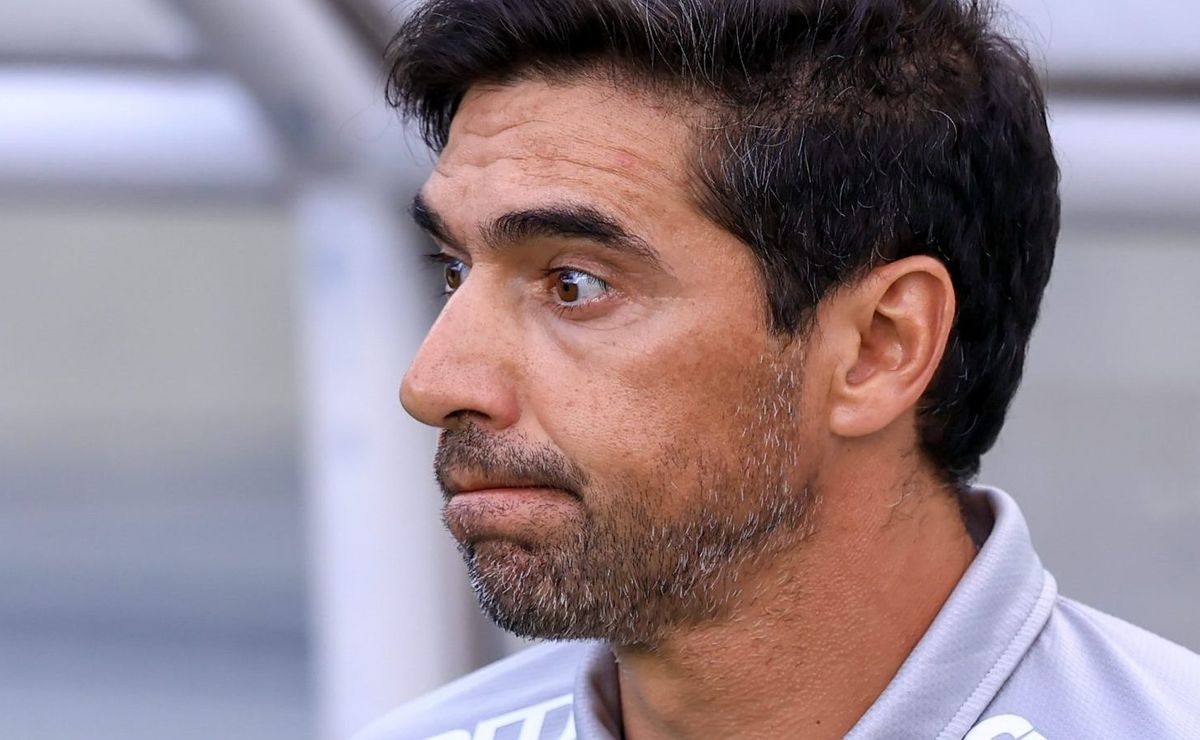 abel ferreira faz discurso e minuto silêncio após confusão com diretor do são paulo
