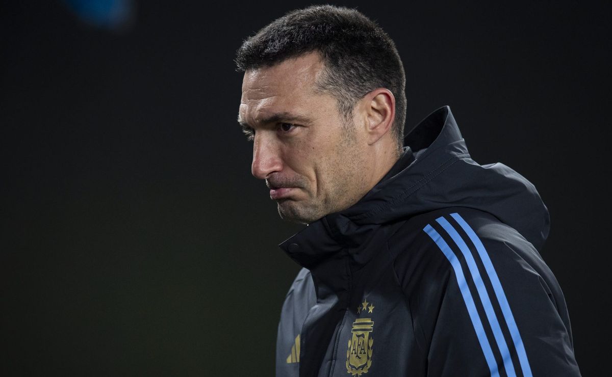 scaloni dá apoio a di maria após ameaças