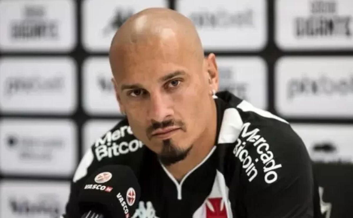 vitória prepara proposta para contratar maicon e tem carta na manga que deve agradar zagueiro do vasco