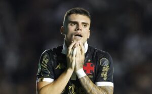 opinião: vasco perde em profundidade sem gabriel pec e substituto entra em pauta