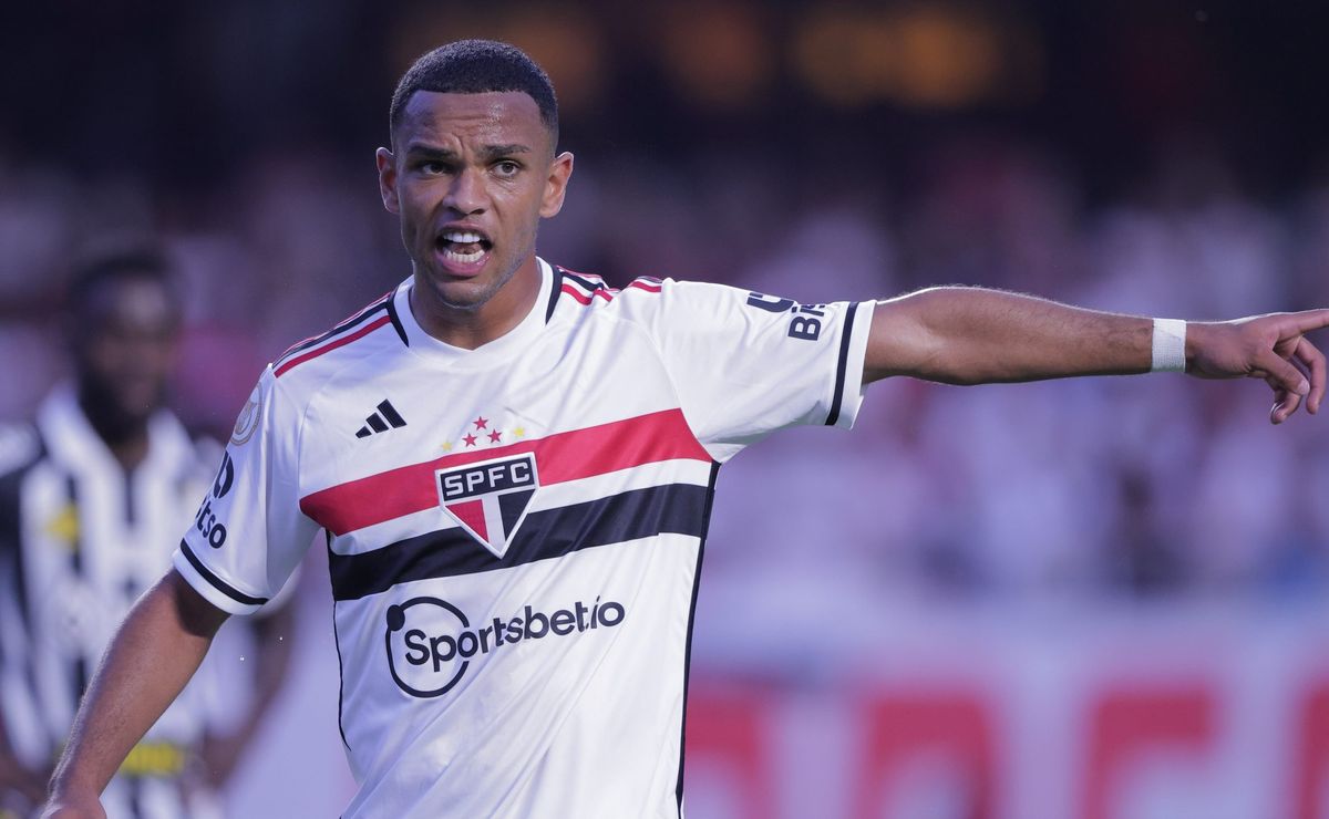 juan pode estar vivendo últimos dias com a camisa do são paulo