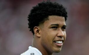 r$ 85 mil: vasco quita última parcela da dívida com andrey santos