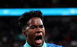 endrick responde gabigol e torcida do palmeiras brinca: "trabalhando para trazer ao verdão"