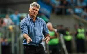 renato portaluppi critica arbitragem: "grêmio é o único prejudicado"