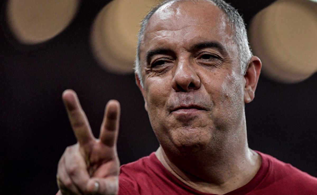 flamengo recebe empresário na gávea e braz pode assinar contrato imediato com centroavante